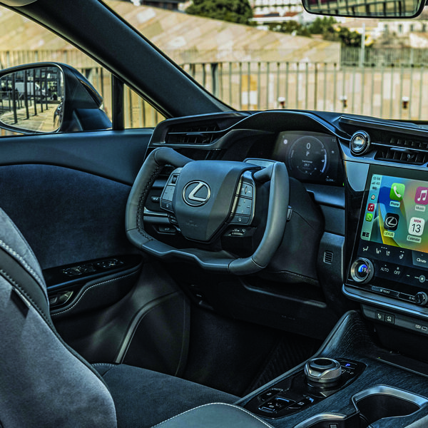 Lexus, Toyota - Le Yoke arrive en 2024